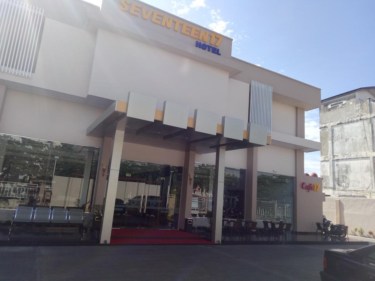 Seventeen Hotel Banda Aceh Exterior photo