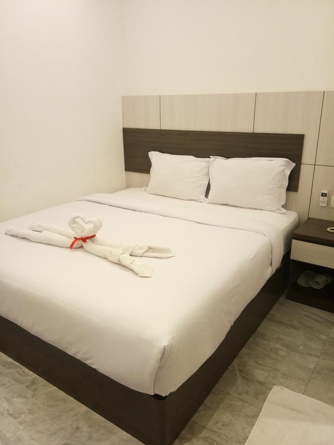 Seventeen Hotel Banda Aceh Exterior photo