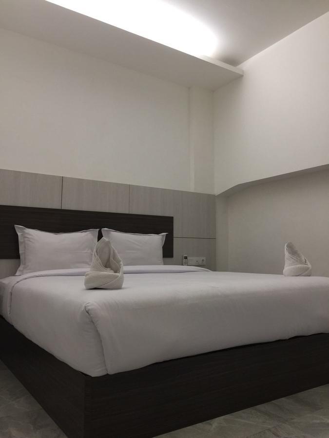 Seventeen Hotel Banda Aceh Exterior photo